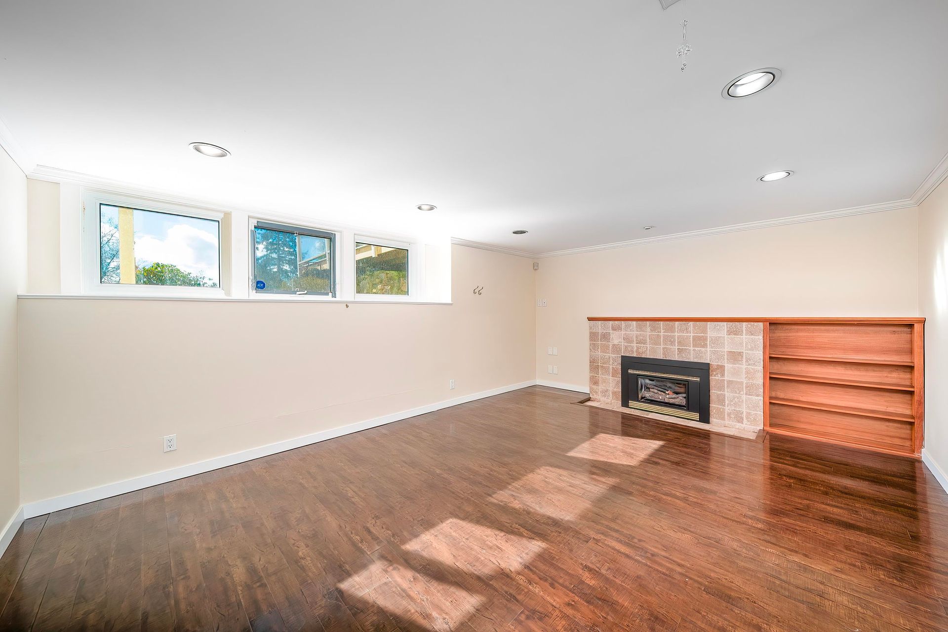 825-8th-street-sentinel-hill-west-vancouver-05.jpg