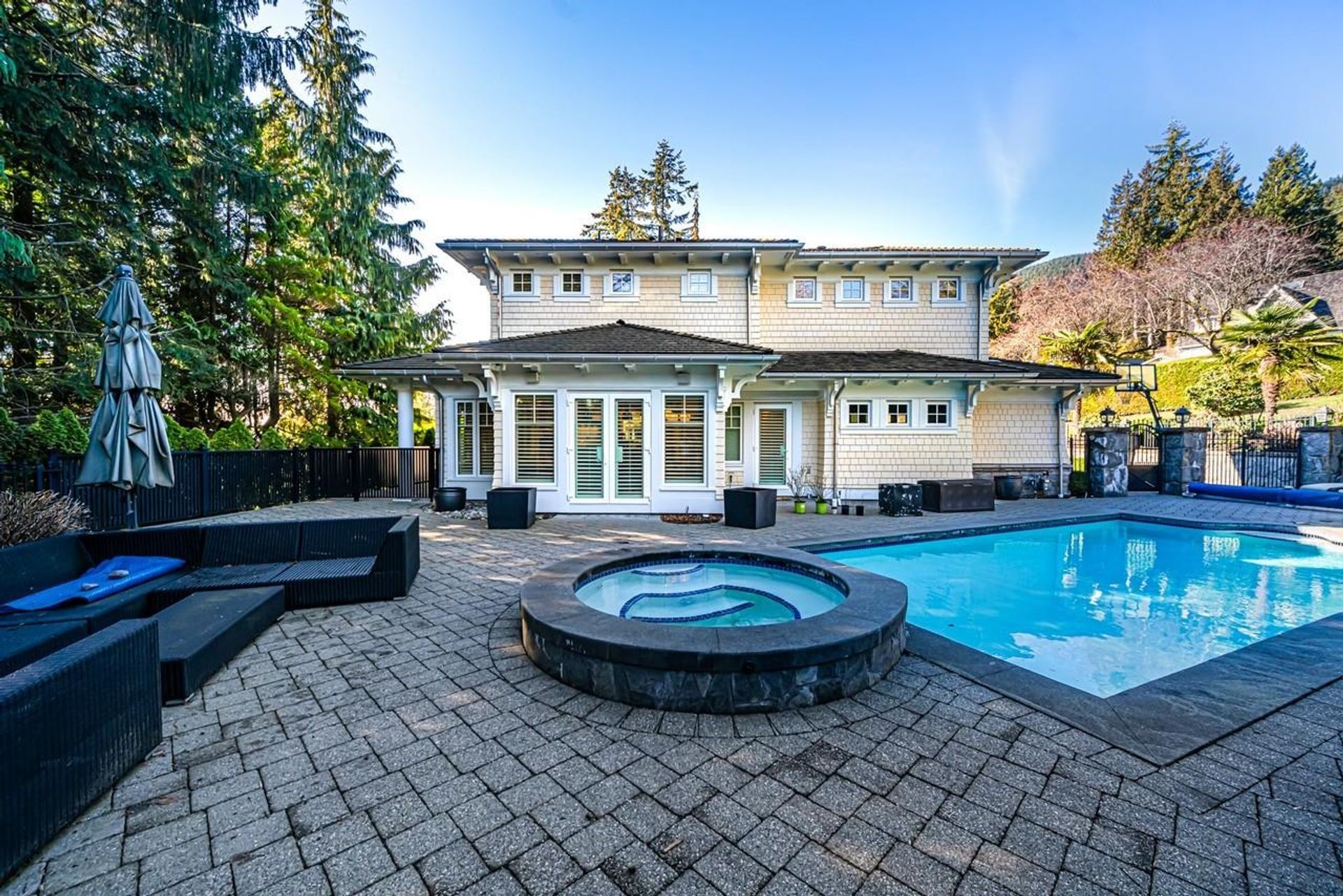 2913 Altamont Crescent, Altamont, West Vancouver by Jordan Bosa Real Estate Advisor 2913 Altamont Crescent, Altamont, West Vancouver
