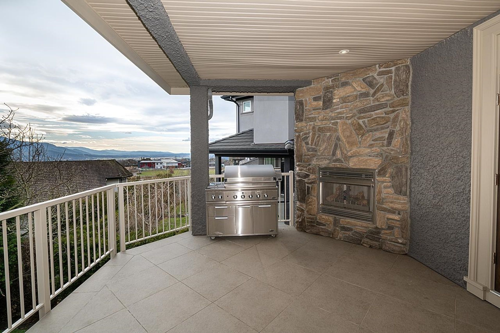 Photo 8 at 2660 Eagle Mountain Drive, Abbotsford East, Abbotsford Photo 8 at 2660 Eagle Mountain Drive, Abbotsford East, Abbotsford