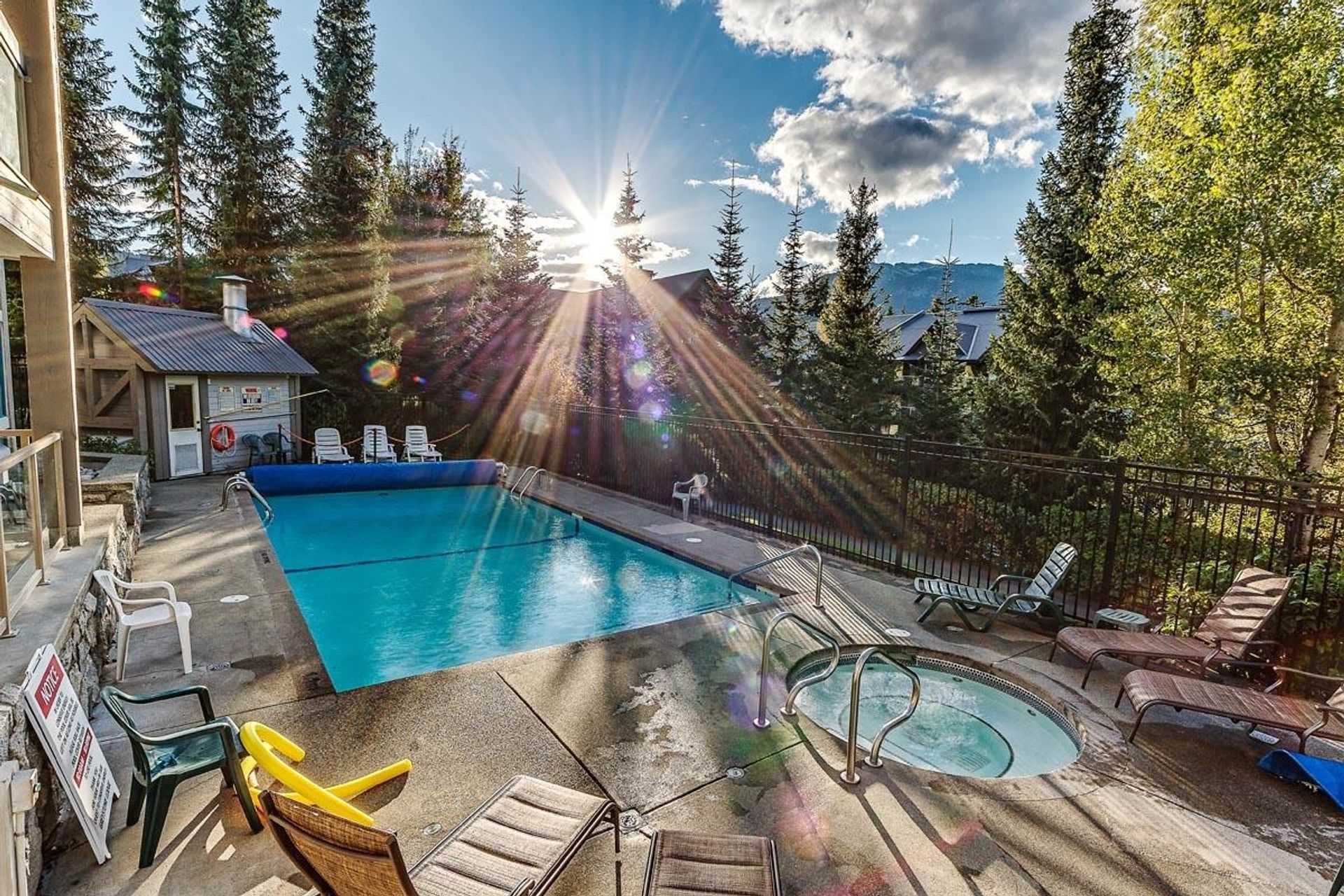 4905-spearhead-place-benchlands-whistler-02.jpg