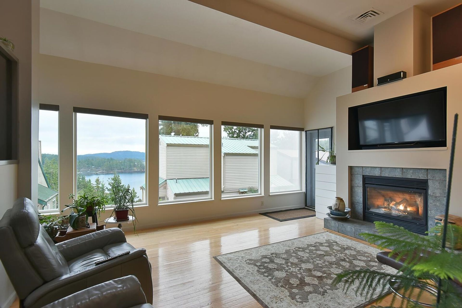Photo 2 at 7 - 5471 Secret Cove Road, Halfmn Bay Secret Cv Redroofs, Sunshine Coast Photo 2 at 7 - 5471 Secret Cove Road, Halfmn Bay Secret Cv Redroofs, Sunshine Coast