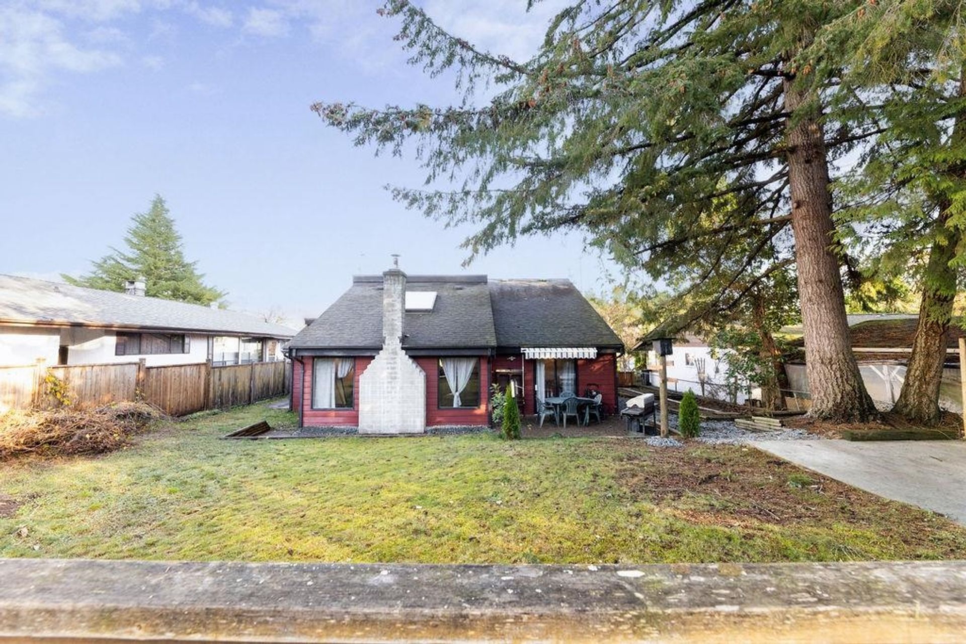 Photo 5 at 5613 Trail Avenue, Sechelt District, Sunshine Coast Photo 5 at 5613 Trail Avenue, Sechelt District, Sunshine Coast