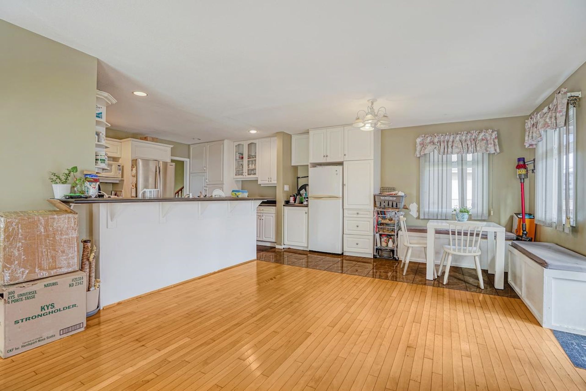 10140 Seacote Road1