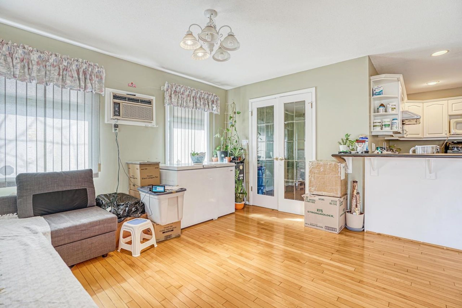 10140 Seacote Road2