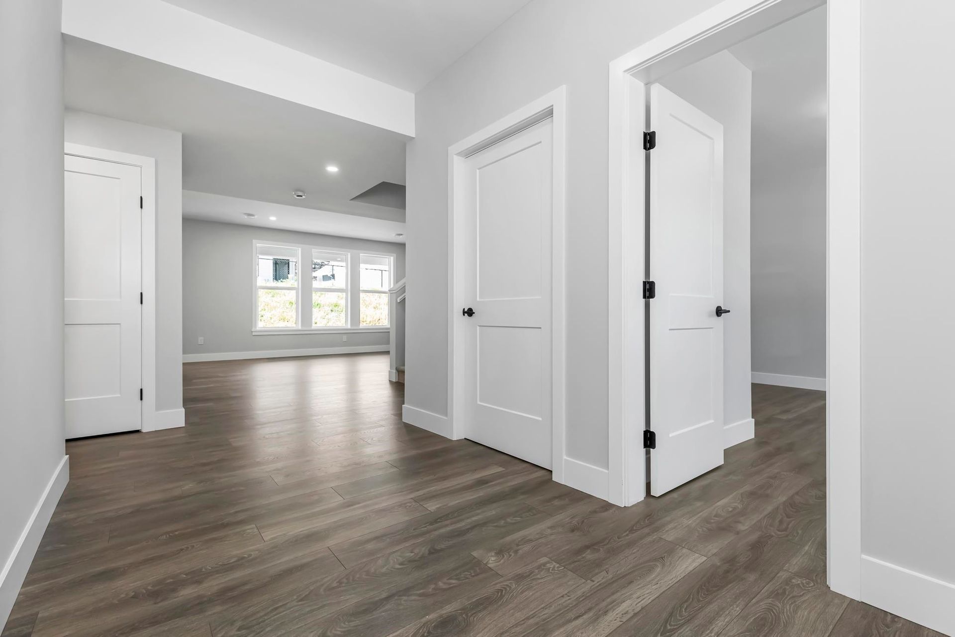 Photo 3 at 1970 Sparrow Hawk Place, Mt Woodside, Agassiz Photo 3 at 1970 Sparrow Hawk Place, Mt Woodside, Agassiz