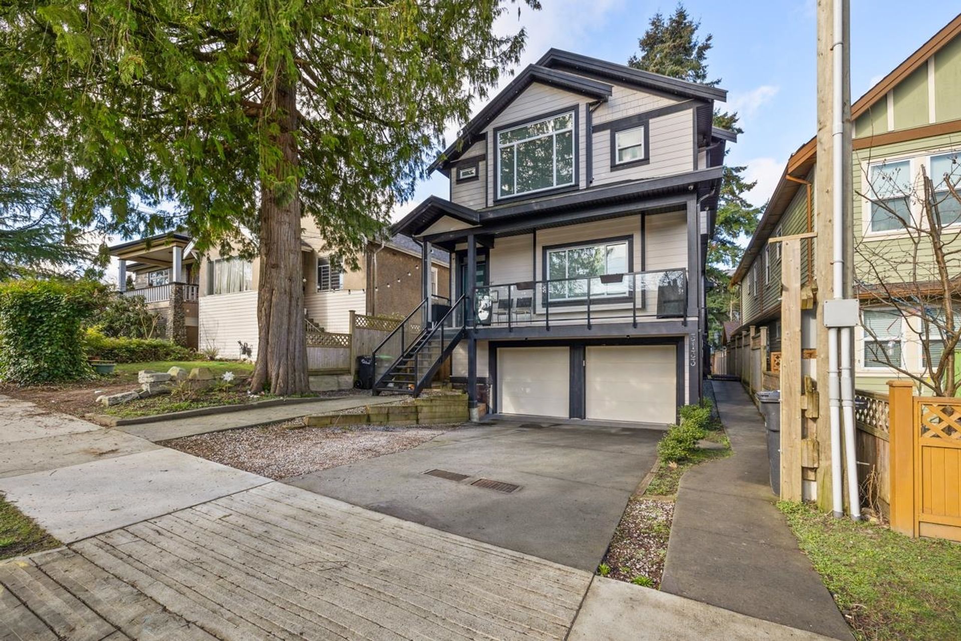3133-glen-drive-mount-pleasant-ve-vancouver-east-02.jpg