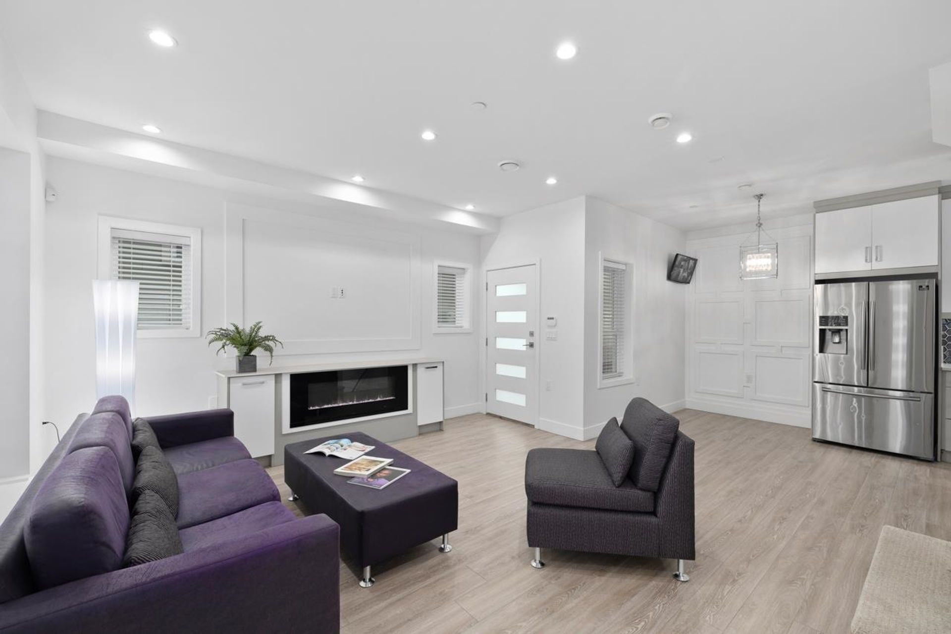 3133-glen-drive-mount-pleasant-ve-vancouver-east-04.jpg
