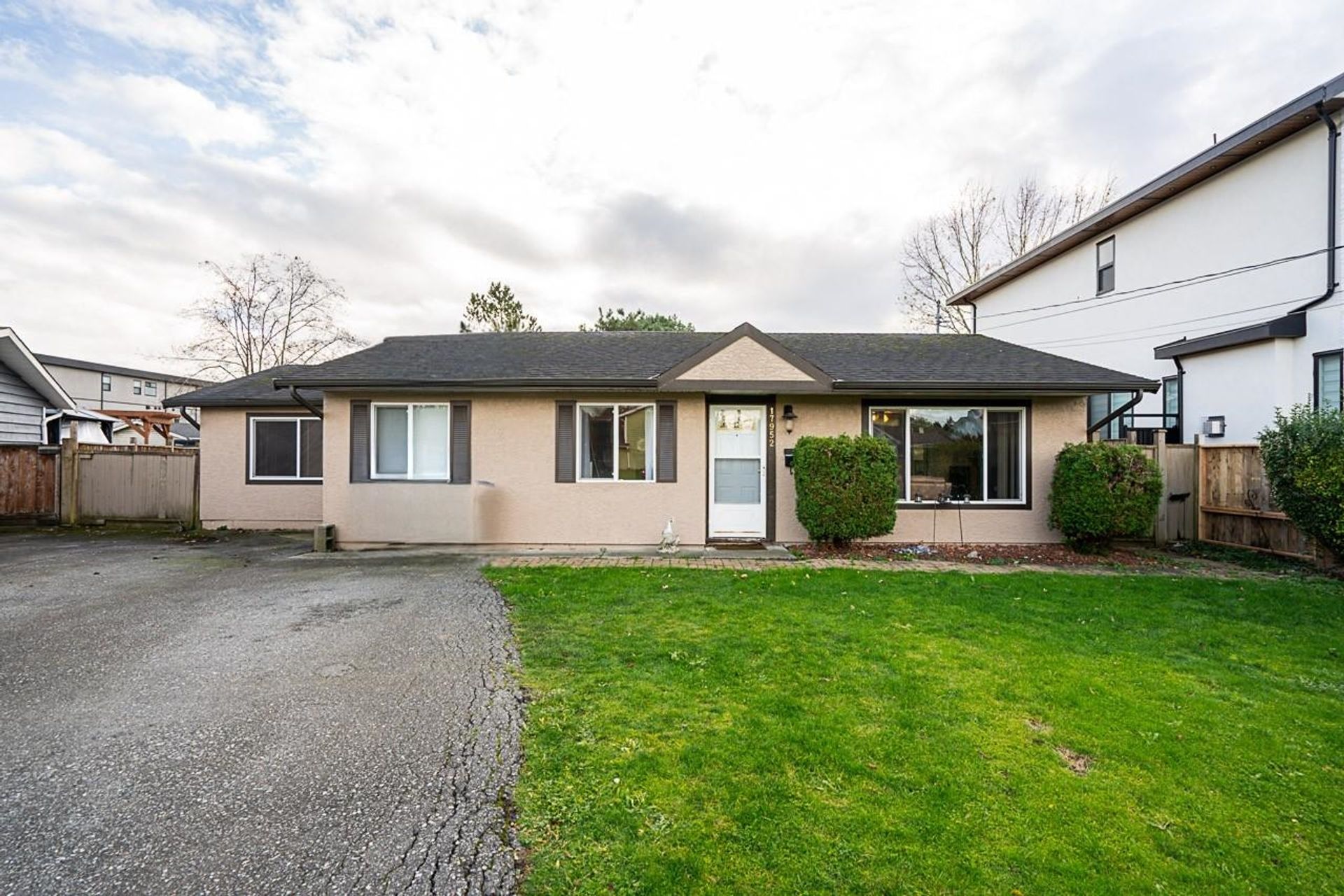 17952 Shannon Place, Cloverdale BC, Cloverdale photo number 2 17952 Shannon Place, Cloverdale BC, Cloverdale photo number 2