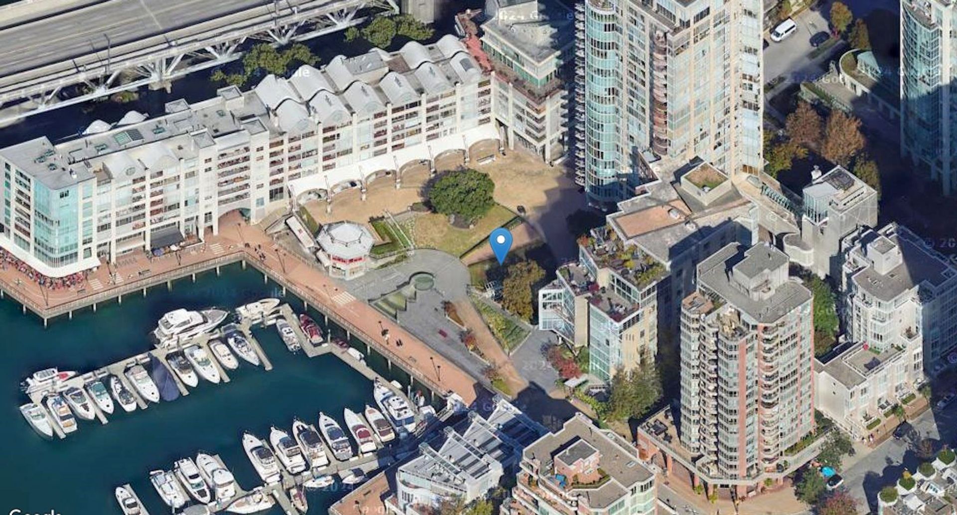 Photo 2 at 4 - 1008 Beach Avenue, Yaletown, Vancouver West Photo 2 at 4 - 1008 Beach Avenue, Yaletown, Vancouver West