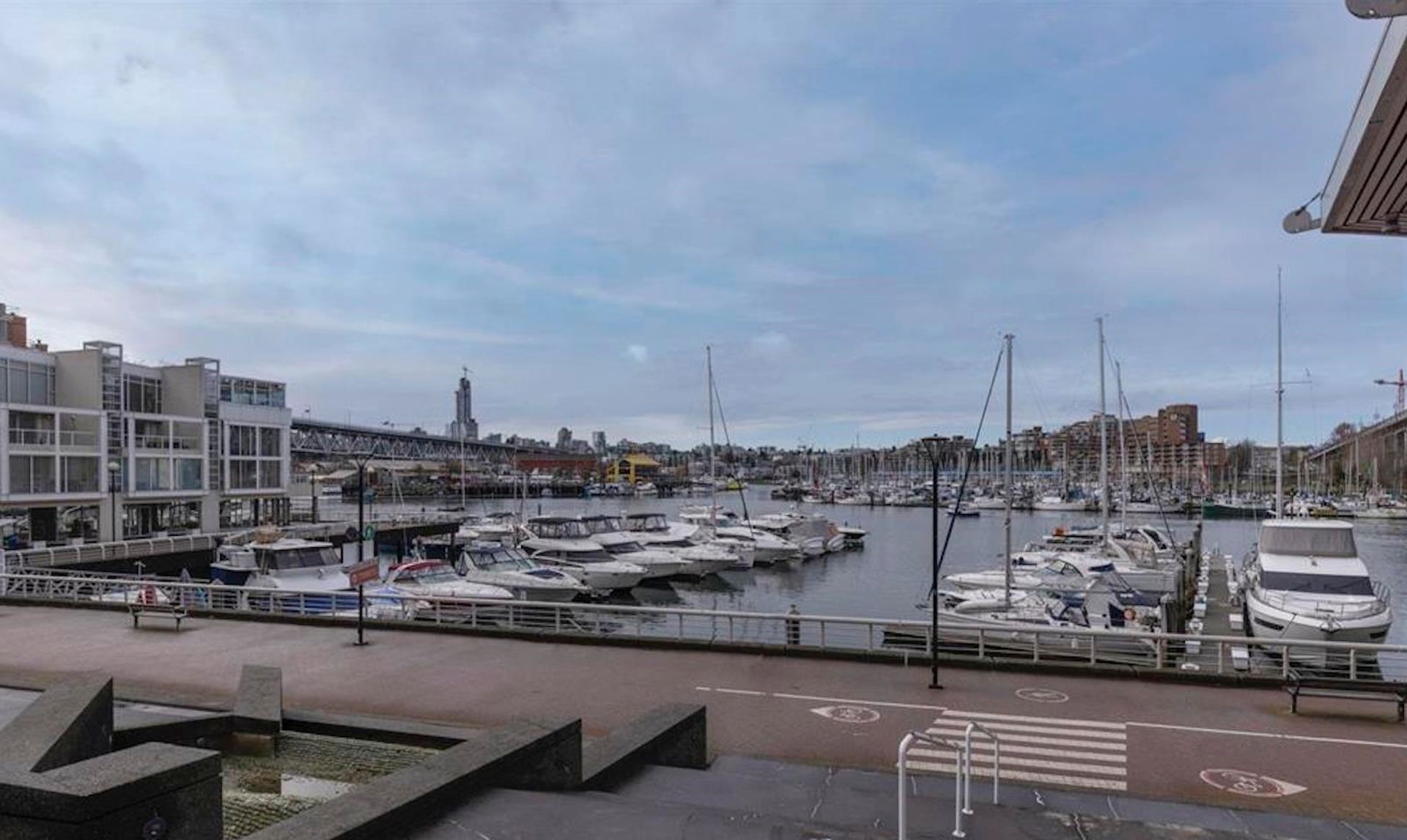 Photo 4 at 4 - 1008 Beach Avenue, Yaletown, Vancouver West Photo 4 at 4 - 1008 Beach Avenue, Yaletown, Vancouver West