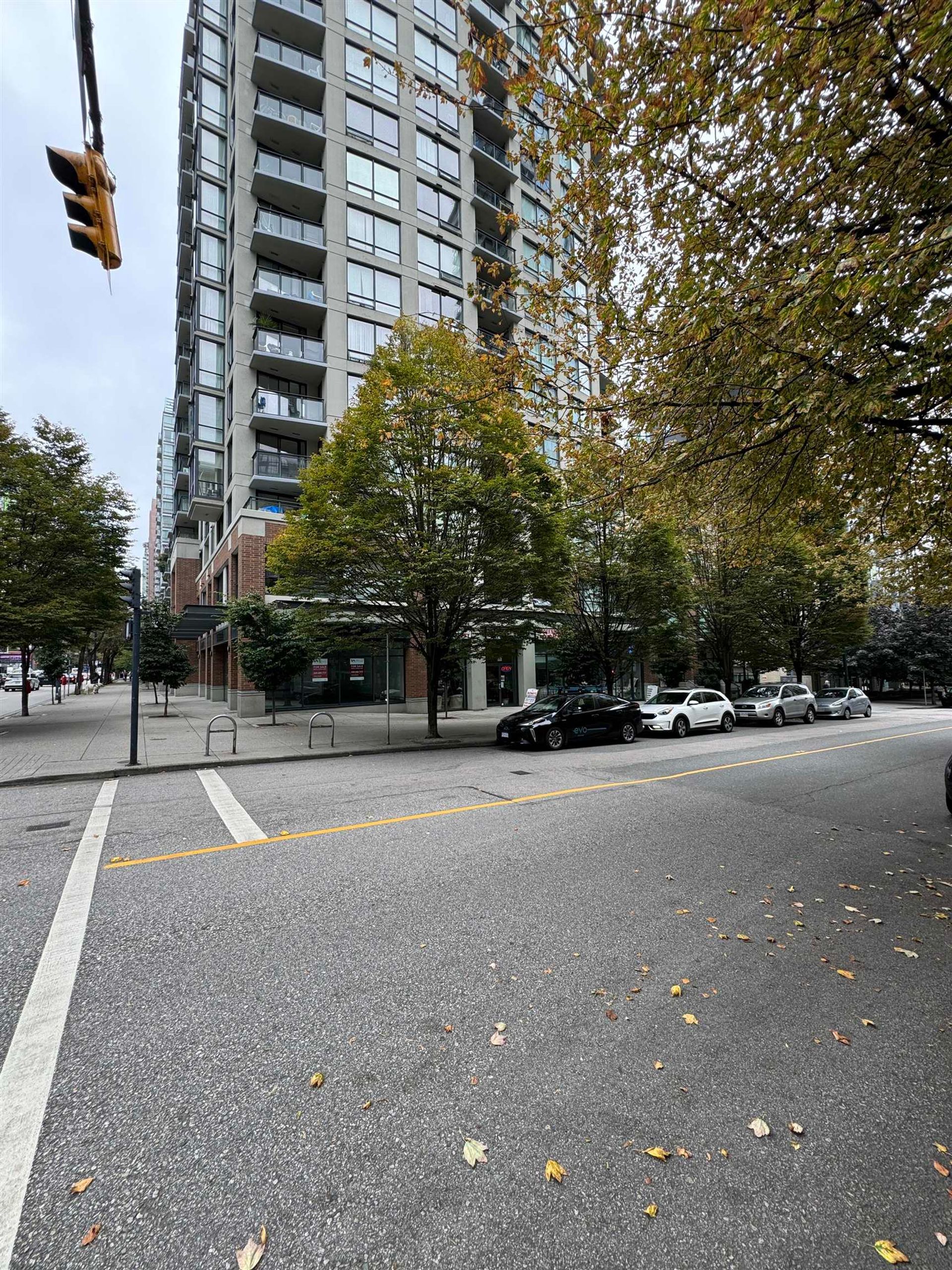 Photo 2 at 585 Helmcken Street, Downtown VW, Vancouver West Photo 2 at 585 Helmcken Street, Downtown VW, Vancouver West