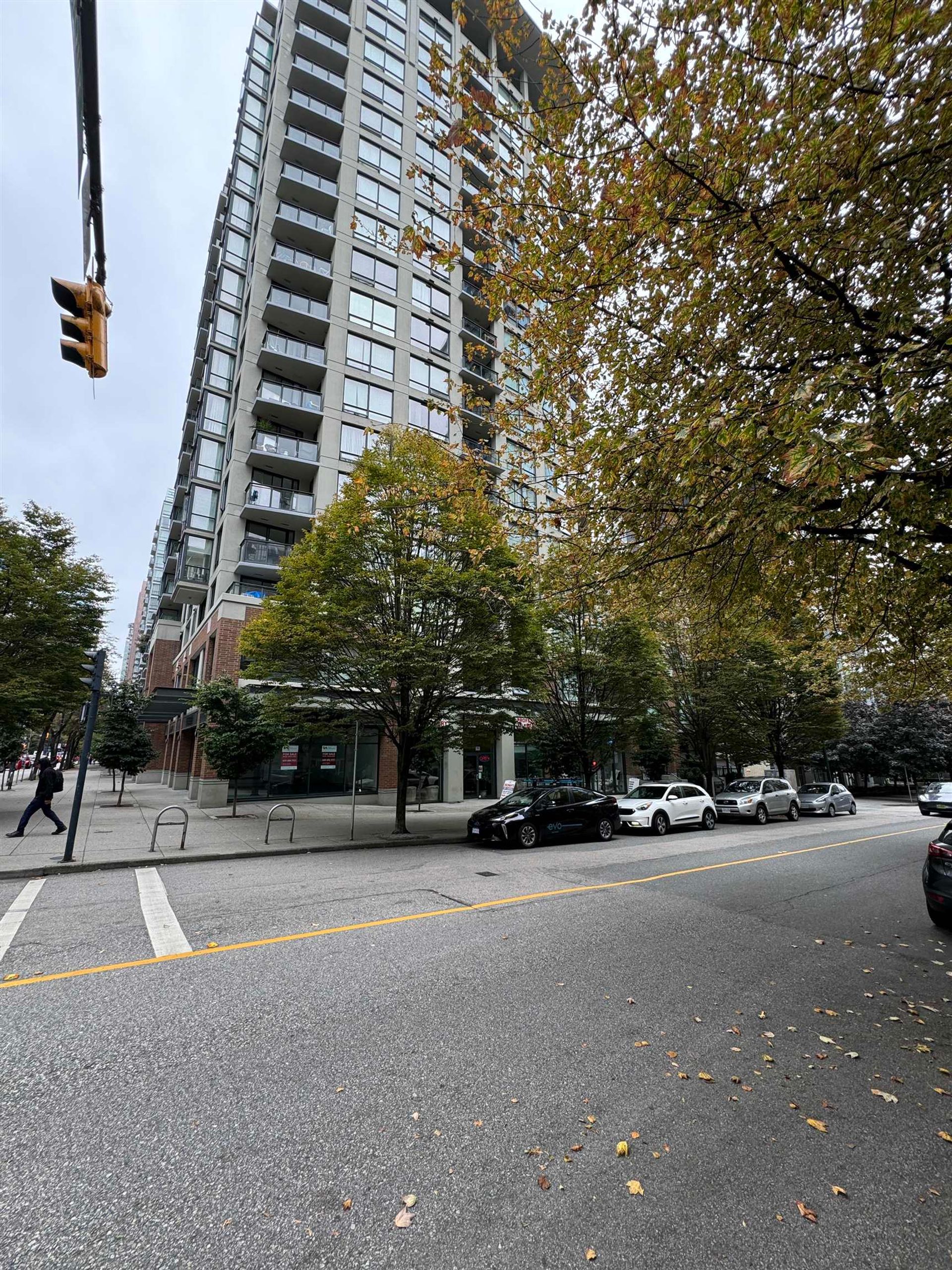 Photo 3 at 585 Helmcken Street, Downtown VW, Vancouver West Photo 3 at 585 Helmcken Street, Downtown VW, Vancouver West