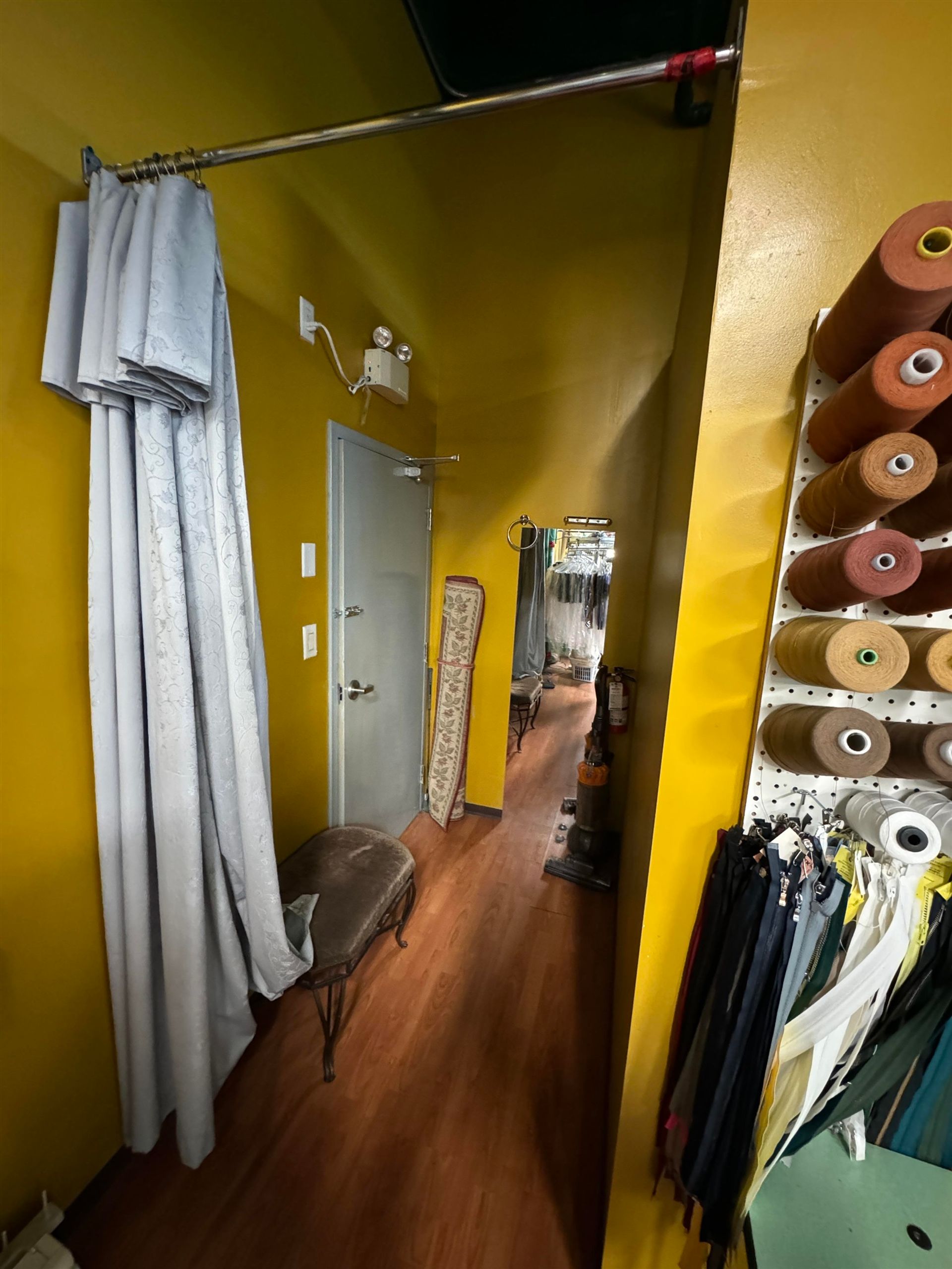 Photo 7 at 585 Helmcken Street, Downtown VW, Vancouver West Photo 7 at 585 Helmcken Street, Downtown VW, Vancouver West