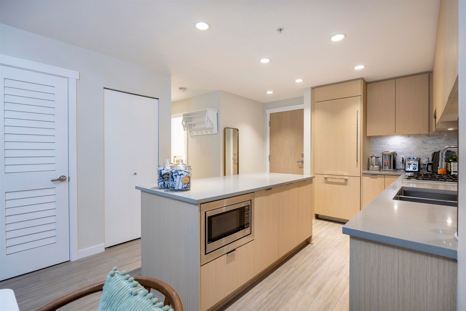422 - 9213 Odlin Road2