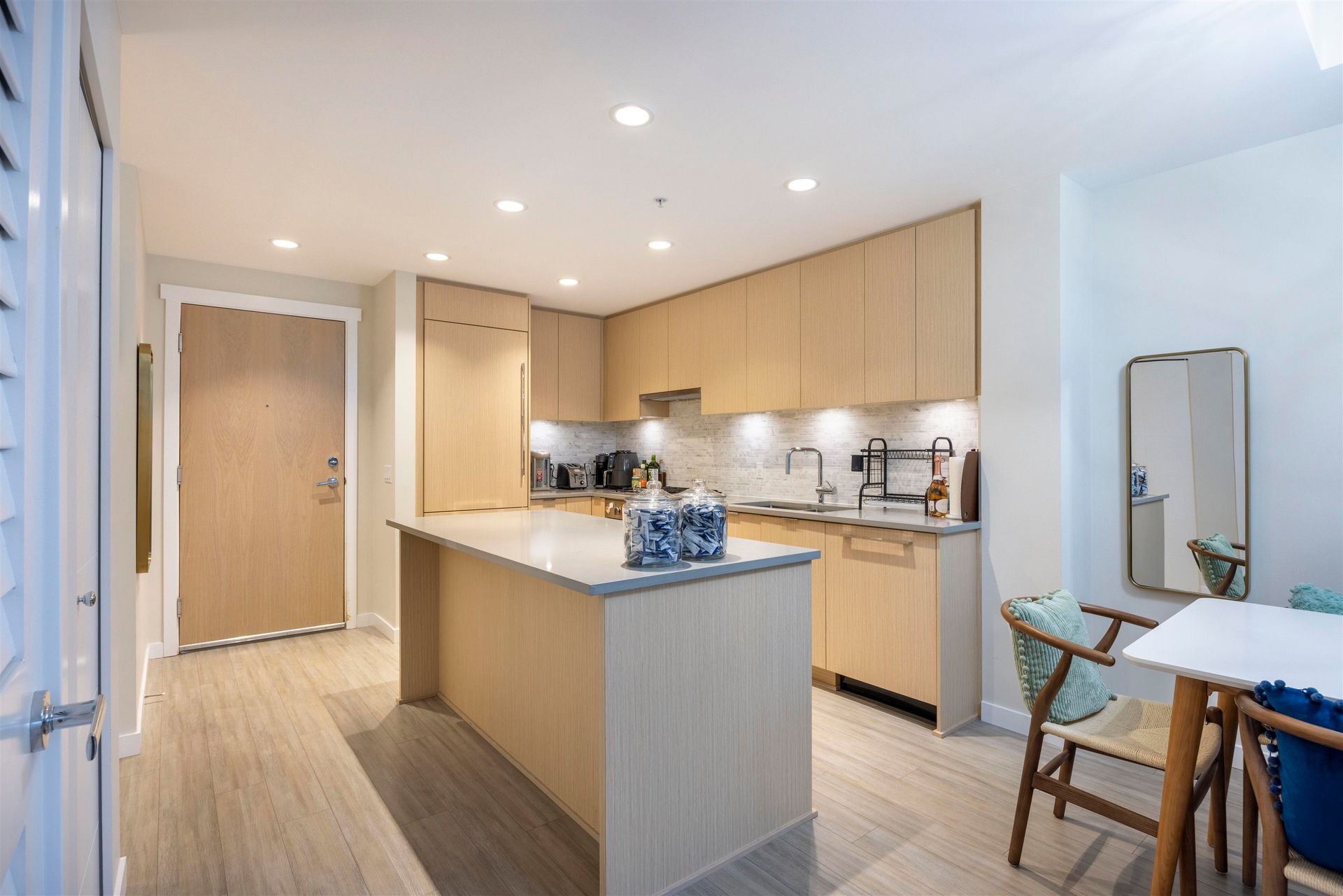 422 - 9213 Odlin Road4