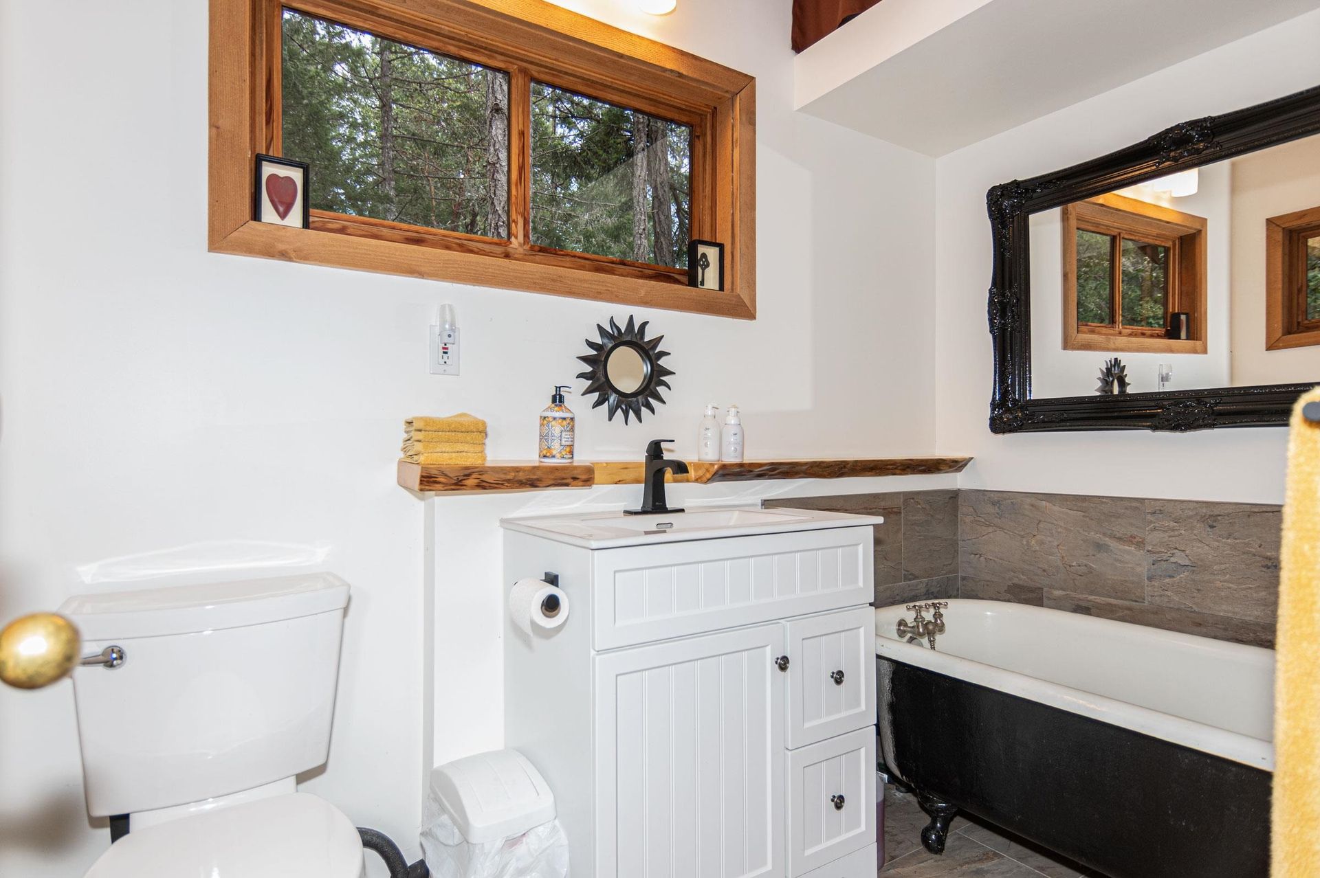 Photo 22 at 390 Juniper Lane, Galiano Island, Islands-Van. & Gulf Photo 22 at 390 Juniper Lane, Galiano Island, Islands-Van. & Gulf