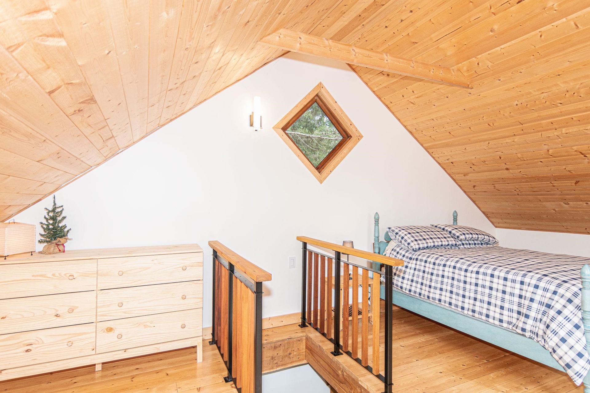 Photo 23 at 390 Juniper Lane, Galiano Island, Islands-Van. & Gulf Photo 23 at 390 Juniper Lane, Galiano Island, Islands-Van. & Gulf