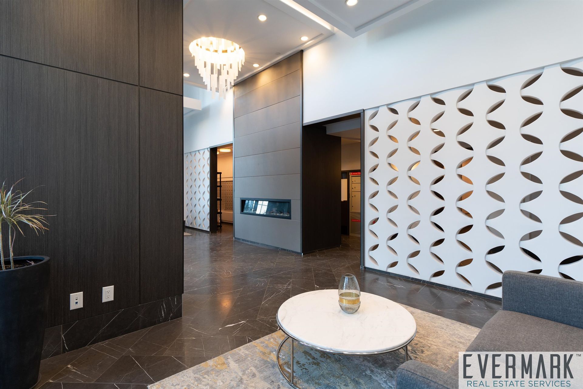 2506 - 520 Como Lake Avenue2