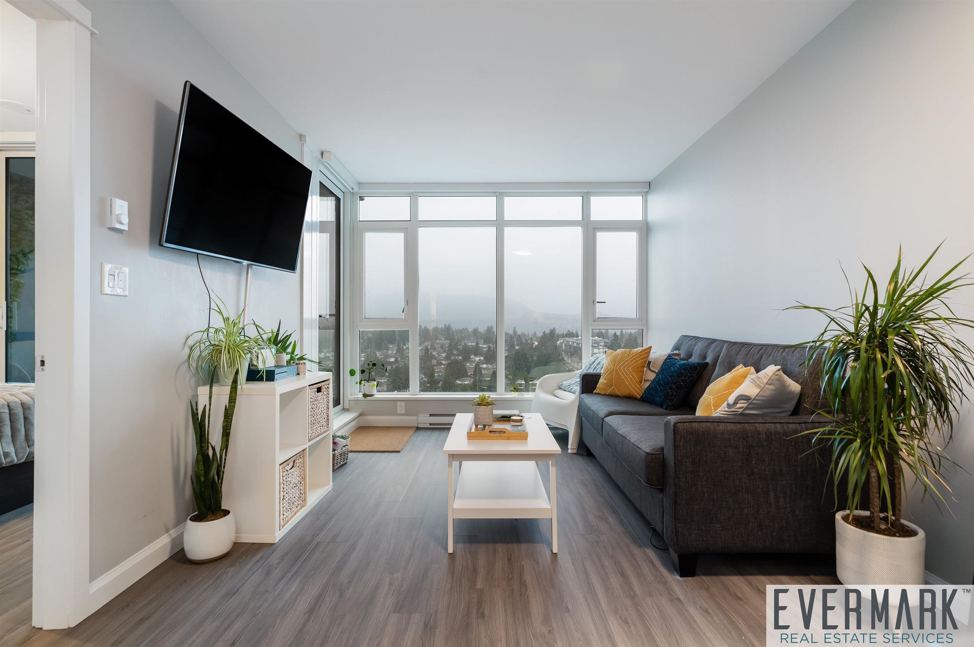 2506 - 520 Como Lake Avenue4
