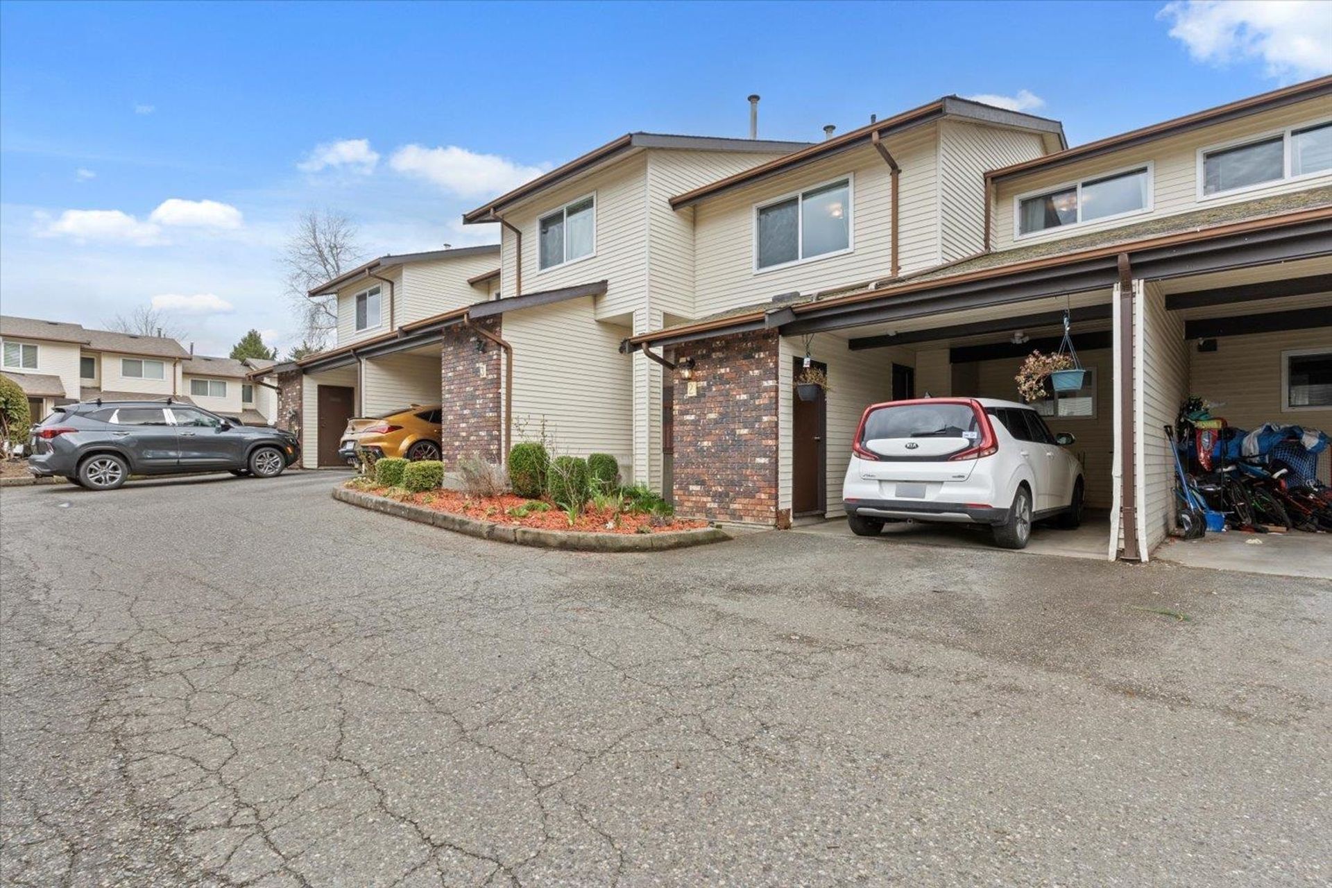 Photo 1 at 2 - 33951 Marshall Road, Central Abbotsford, Abbotsford Photo 1 at 2 - 33951 Marshall Road, Central Abbotsford, Abbotsford