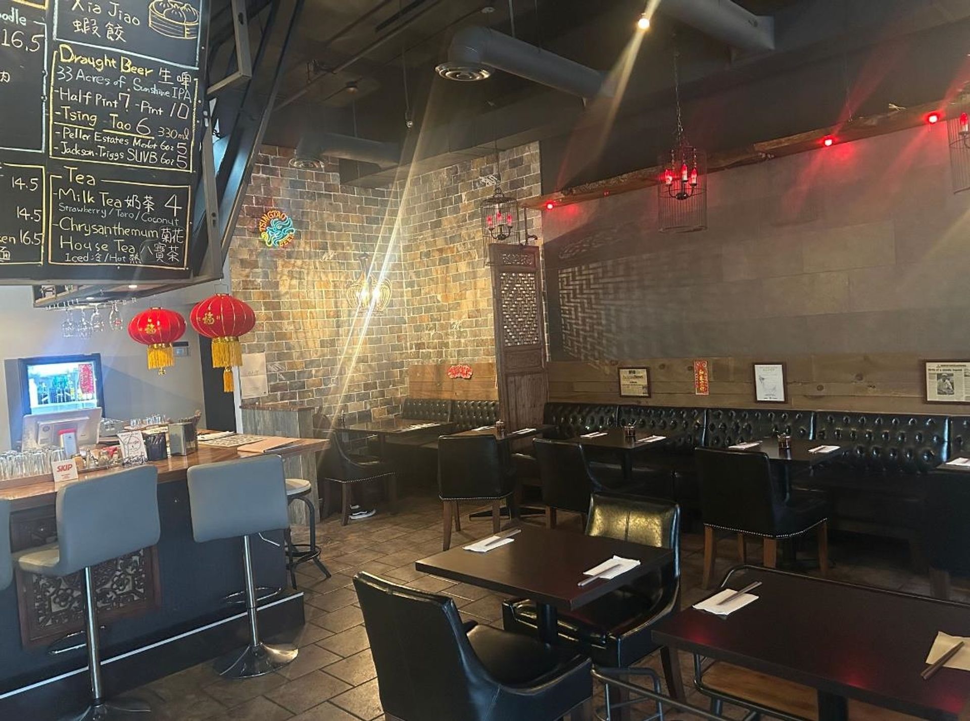 Photo 2 at 887 W Broadway, Fairview VW, Vancouver West Photo 2 at 887 W Broadway, Fairview VW, Vancouver West