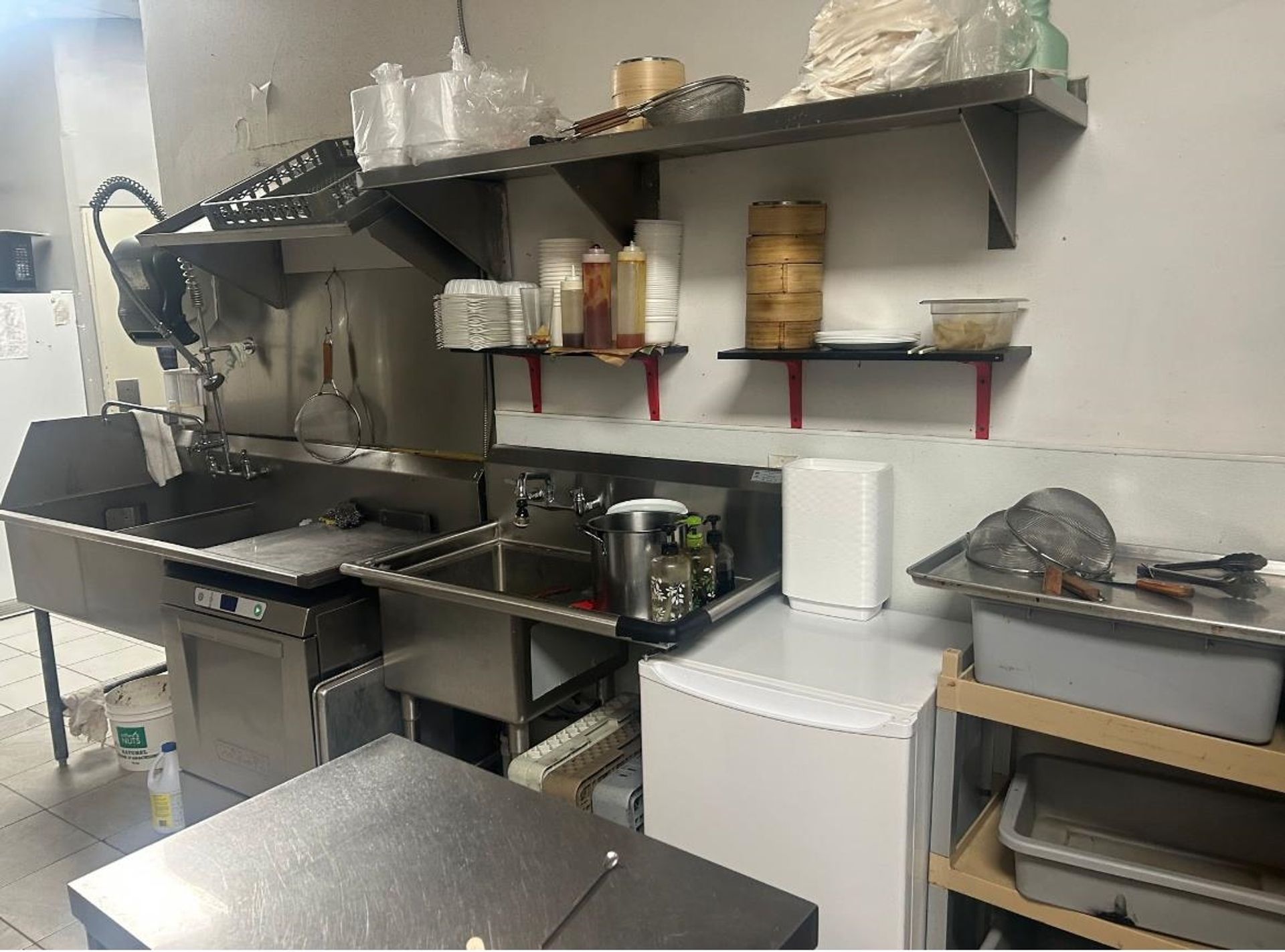 Photo 6 at 887 W Broadway, Fairview VW, Vancouver West Photo 6 at 887 W Broadway, Fairview VW, Vancouver West