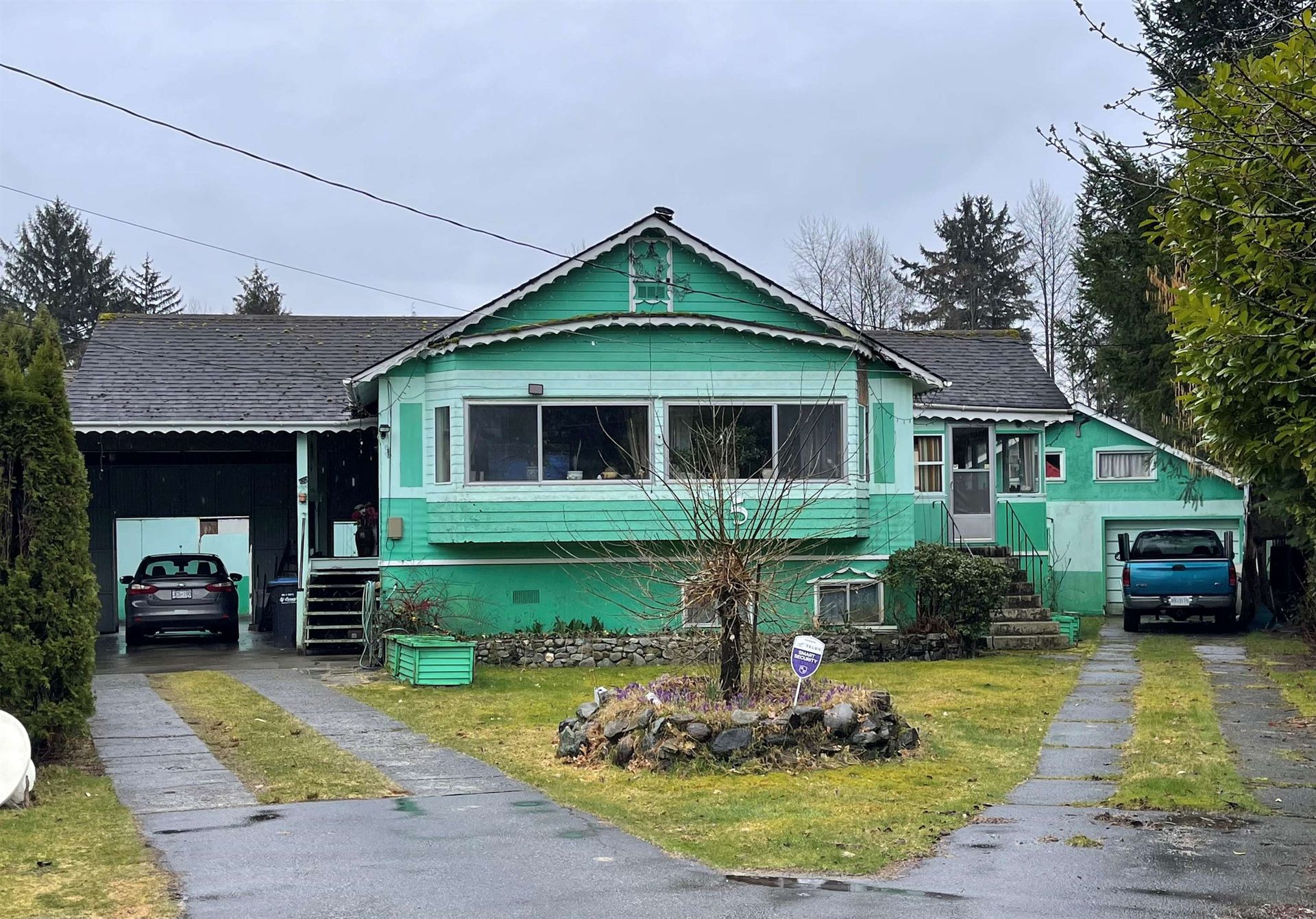 5 Bracken Parkway, Brackendale, Squamish  by Find A Property with Sotheby's International Realty Canada 5 Bracken Parkway, Brackendale, Squamish