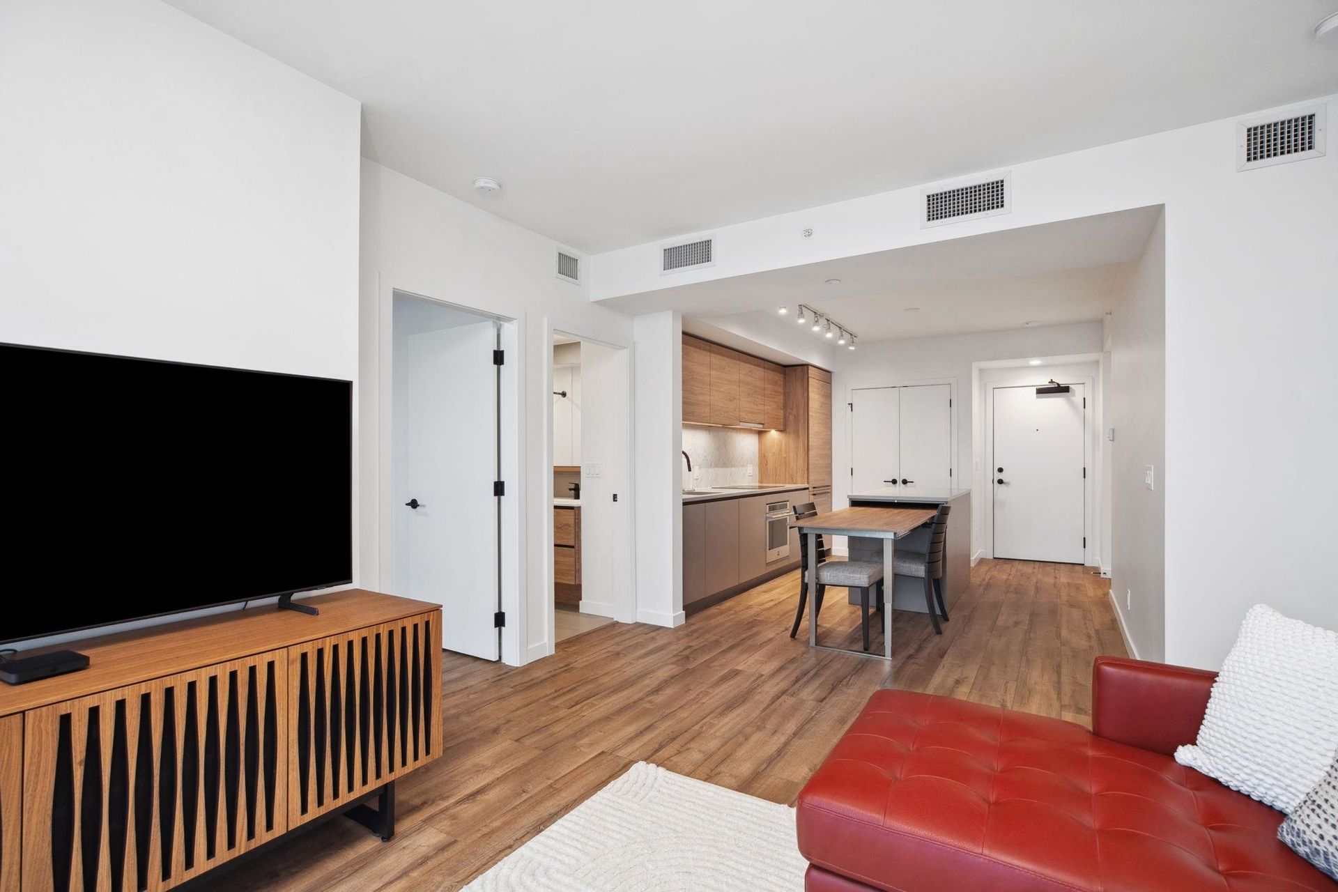3609 - 10448 University Drive, Whalley, North Surrey 