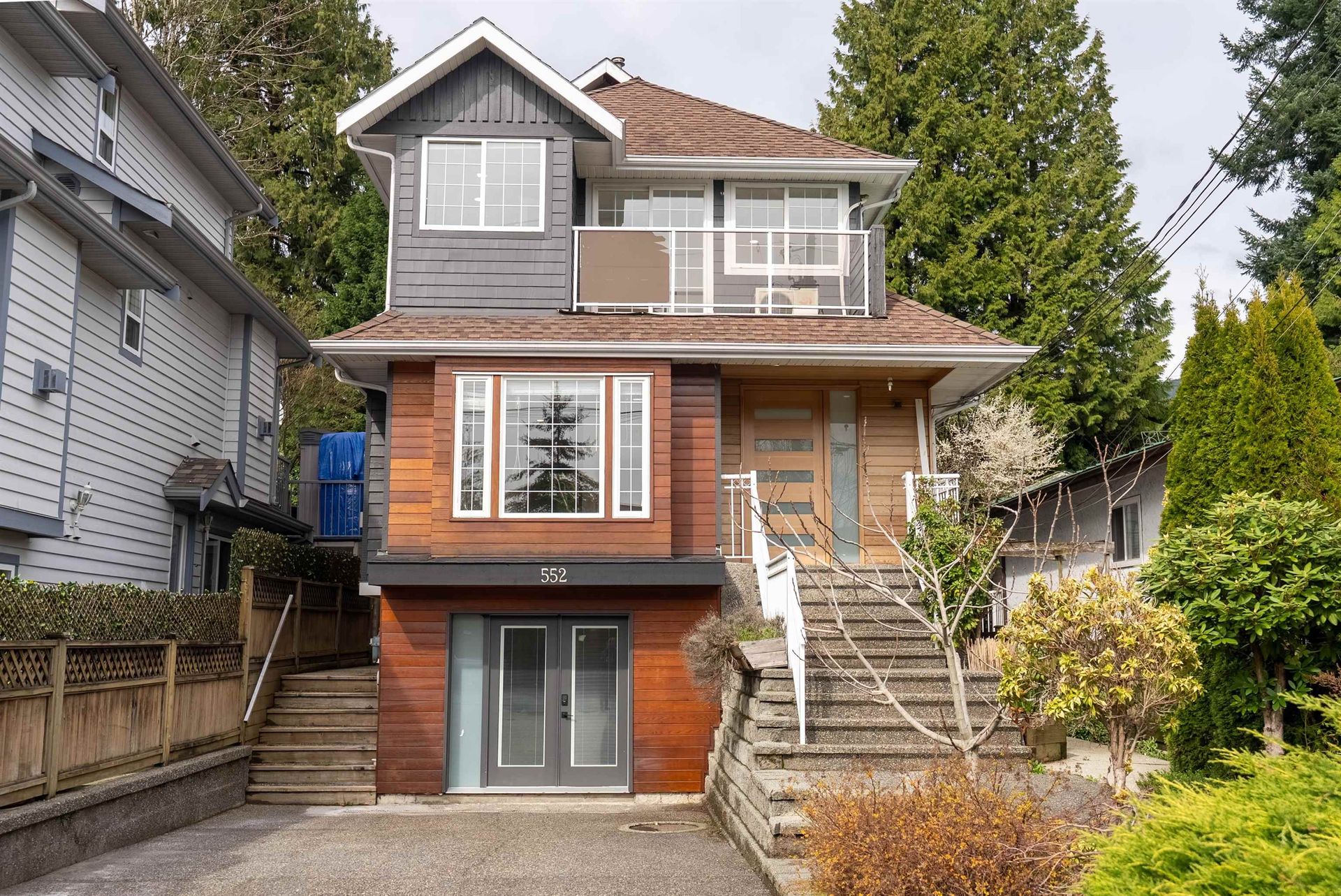 552 W 25th Street, Upper Lonsdale, North Vancouver photo number 2 552 W 25th Street, Upper Lonsdale, North Vancouver photo number 2