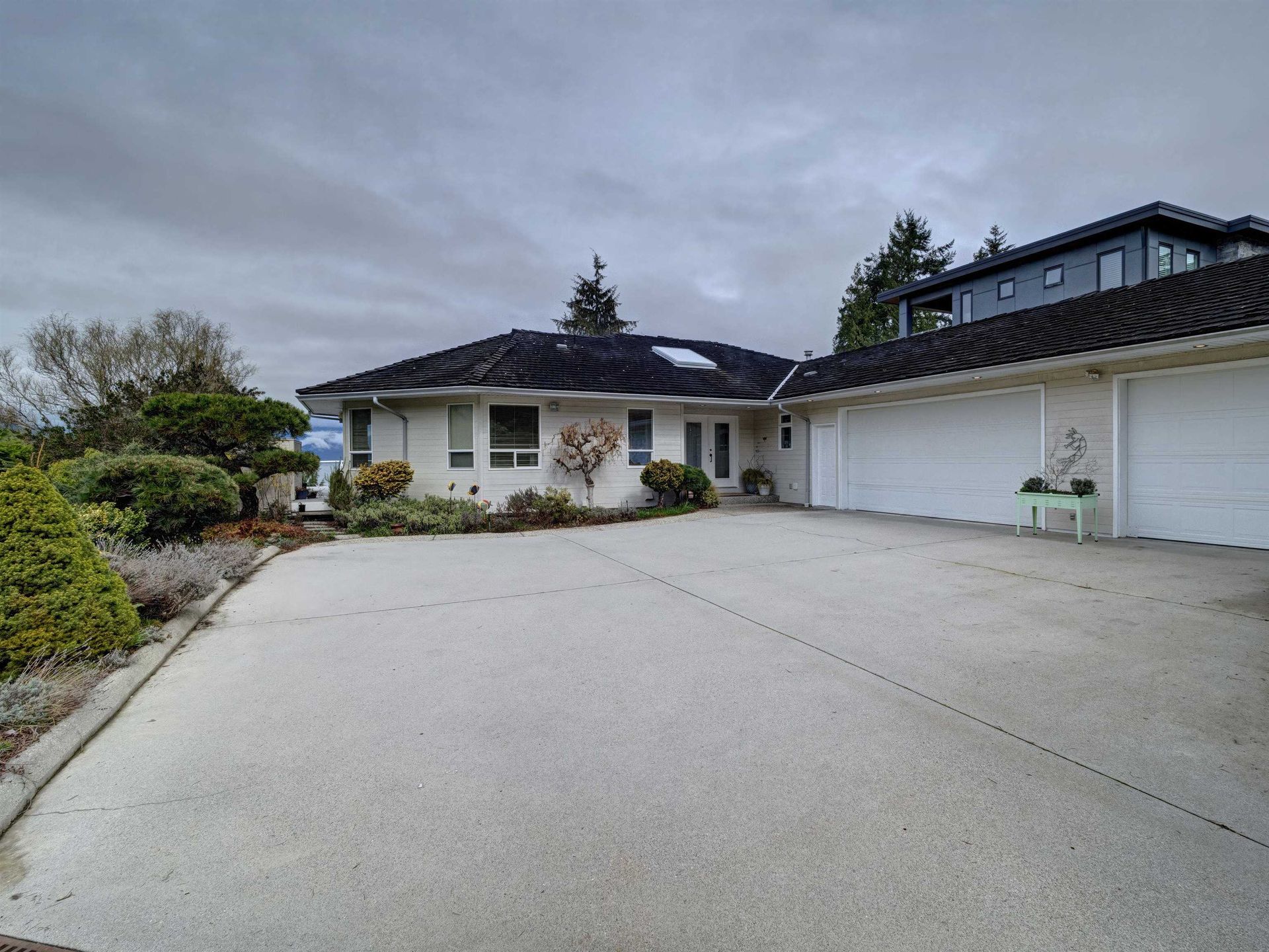6484 N Gale Avenue, Sechelt District, Sunshine Coast photo number 2 6484 N Gale Avenue, Sechelt District, Sunshine Coast photo number 2