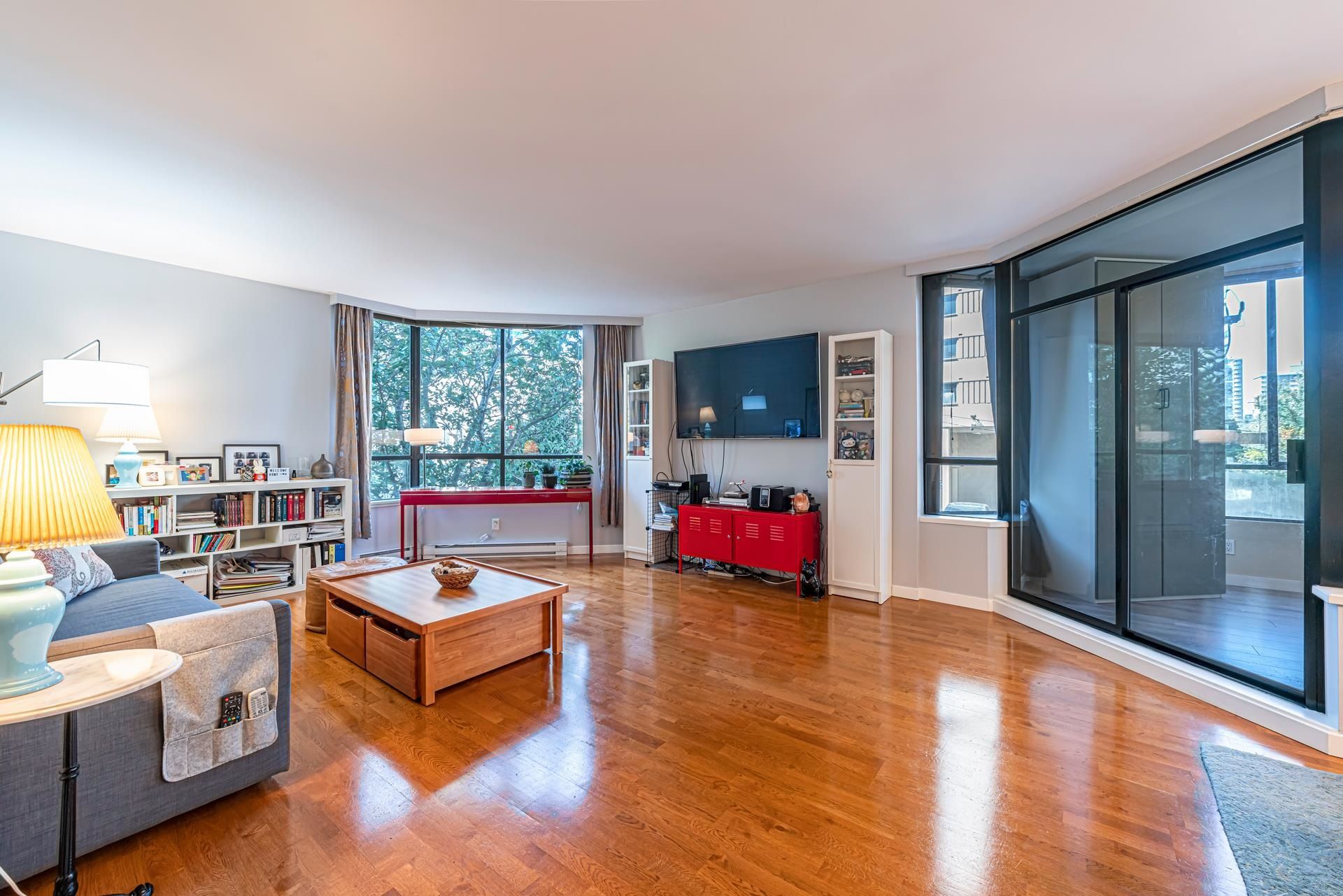 203 - 738 Broughton Street1