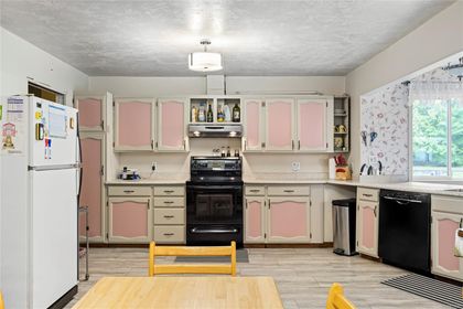 Photo 3 at 666 Qualicum Road, Oceanside