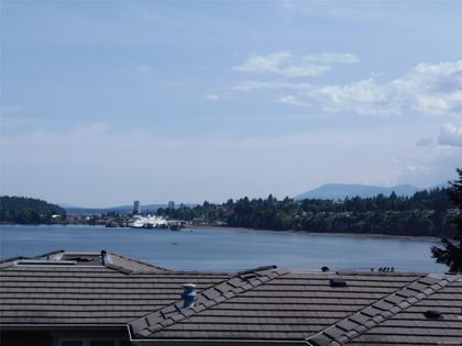 Photo 2 at 1320 Ivy Lane, Nanaimo