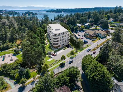 Photo 13 at 409 - 167 Island Highway, View Royal