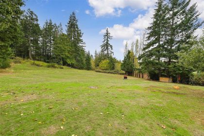 Photo 8 at 567 Windthrop Road, Latoria, Colwood