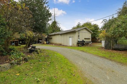 Photo 14 at 567 Windthrop Road, Latoria, Colwood