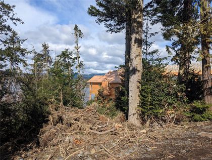 Photo 3 at 7170 Sea Cliff Road, Silver Spray, Sooke