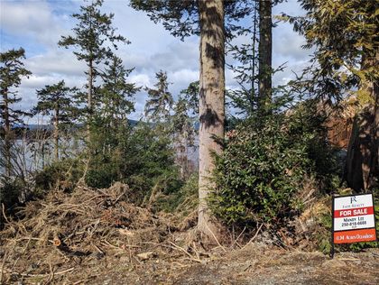 Photo 4 at 7170 Sea Cliff Road, Silver Spray, Sooke