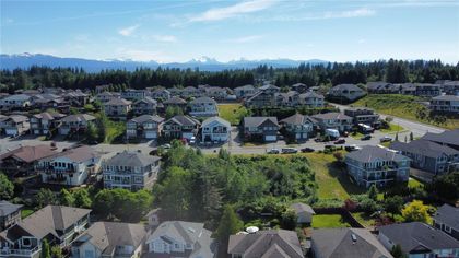 Photo 3 at 678 Mariner Drive, Willow Point, Campbell River