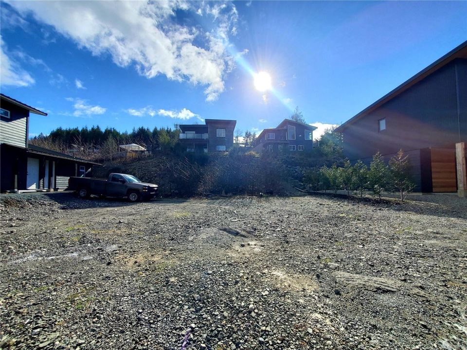 Photo 4 at 535 Gibson Street, Tofino, Port Alberni and West Coast
