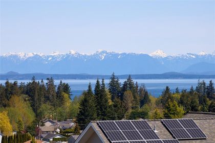 Photo 2 at 610 Mariner Drive, Willow Point, Campbell River