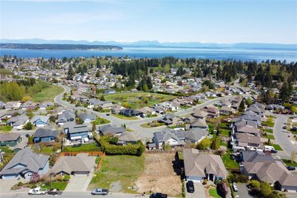 Photo 9 at 610 Mariner Drive, Willow Point, Campbell River