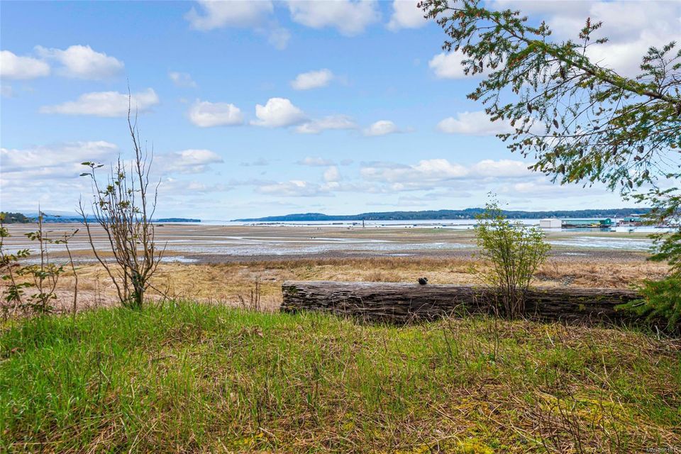 Photo 5 at Lot 13 W Island Highway, Bowser/Deep Bay, Parksville/Qualicum