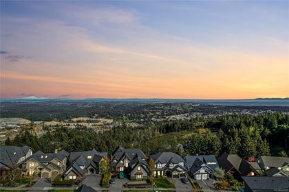 Photo 4 at 2181 Navigators Rise, Bear Mountain, Langford