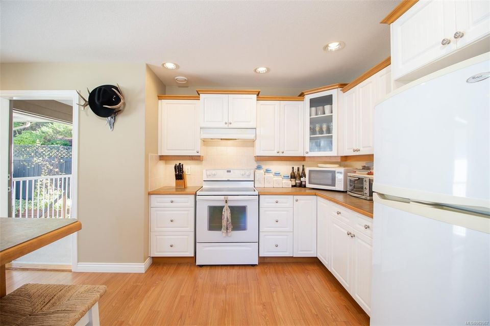 Photo 4 at 3265 Willowmere Crescent, North Jingle Pot, Nanaimo