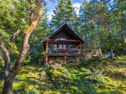 Photo 1 at 3701 Starboard Crescent, Pender Island, Gulf Islands