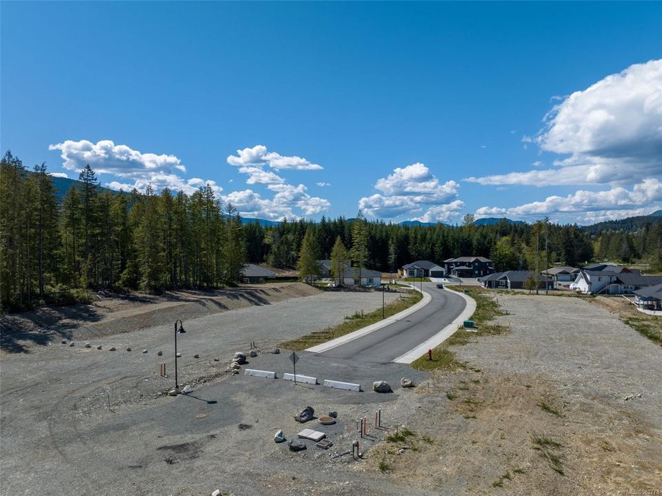 Photo 6 at 143 Maplewood Rise, Lake Cowichan, Duncan