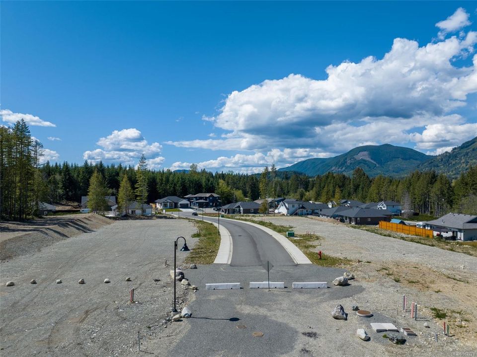 Photo 12 at 143 Maplewood Rise, Lake Cowichan, Duncan