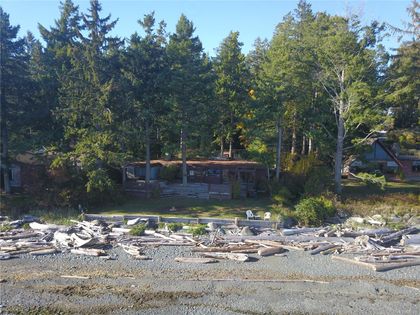 Photo 1 at 3687 Ocean Grove Road, Willow Point, Campbell River