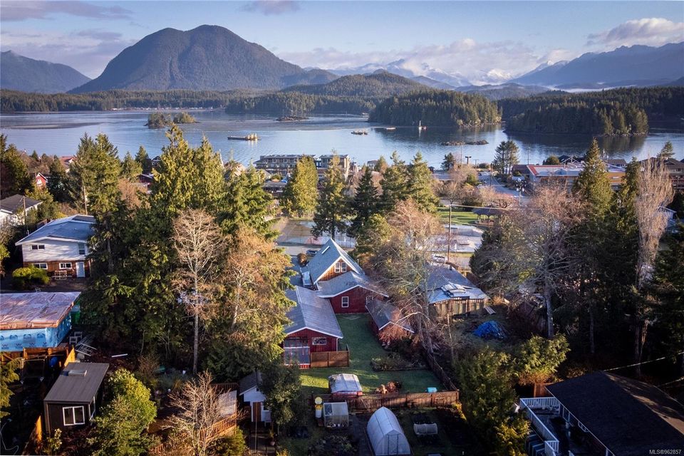 Photo 3 at 375 Neill Street, Tofino, Port Alberni